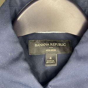 Non Iron Banana Republic Shirt size:4 color: navy blue